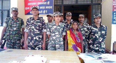 एस एस बी ने पकड़ी चरस महिला गिरफ्तार