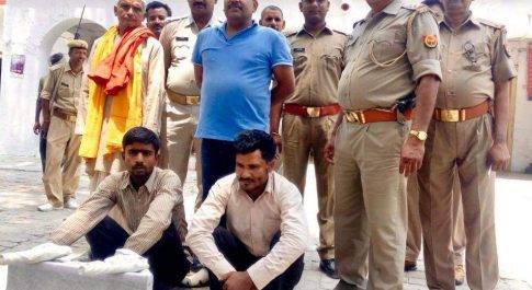 चोरी संबन्धित अभियुक्त माल सहित गिरफ्तार