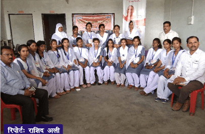 उ0 प्र0 कौशल विकास मिशन के तहत हुआ ड्रेस वितरण