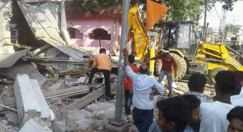 अतिक्रमण हटाओ अभियान या कुछ लोगों से निकाली गई रंजिश, चेयरमैन और ईओ आमने सामने