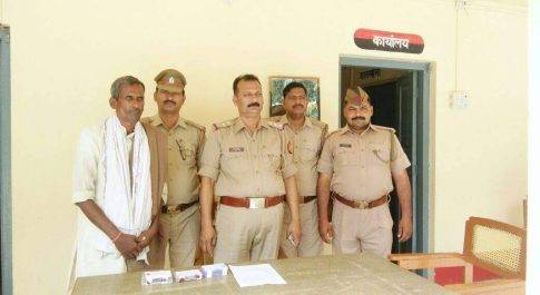 10000 रुपये का पुरस्कार अपराधी गिरफ्तार
