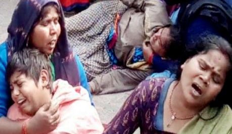 ठंड से बचने के लिये कोयला जलाकर सो रहे चार मजदूरों की हुई मौत, परिजनों ने हत्या का लगाया आरोप