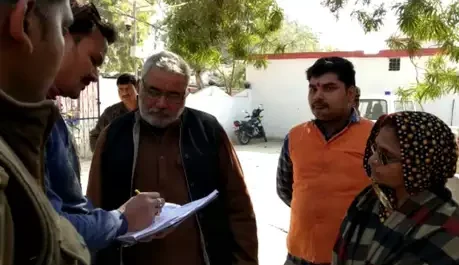 राम मंदिर निर्माण को लेकर बुजुर्ग दंपत्ति ने की आत्मदाह की कोशिश, भेजे गए जेल