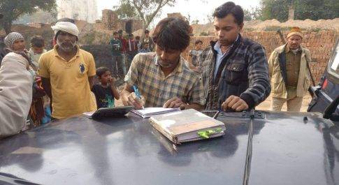 बहराइच में मुक्त कराये गये छत्तीसगढ़ के बंधुआ मजदूर