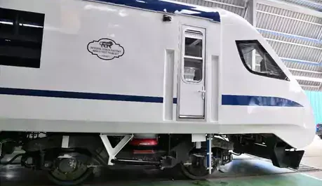 भारतीय रेल की अत्याधुनिक ट्रेन 18 को खरीदने के लिए कई देशों ने दिखाई रुचि 