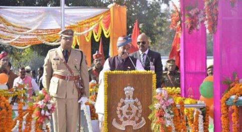 सहकारिता मंत्री ने किया ध्वजारोहण, ग्रहण किया पुलिस परेड का मान प्रमाण, परेड ग्राउण्ड के सौन्दर्यीकरण के लिए 25 लाख रू. देने की घोषणा
