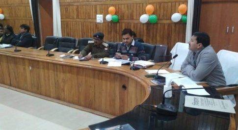 निर्माणाधीन परियोजनाओं में तेज़ी लाएं कार्यदायी संस्थाएं: मुख्य विकास अधिकारी