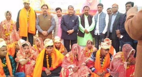 जरवल ब्लाक मुख्यालय पर सम्पन्न हुआ सामूहिक विवाह कार्यक्रम, 35 जोड़ों का विवाह सम्पन्न