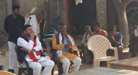 महराजगंज। ग्रामप्रधान की मृत्यु पर सपा नेता अमित चौबे ने प्रकट की शोक