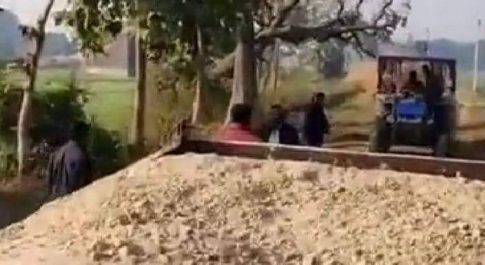 छापेमारी के दौरान खनन माफियाओं ने बोला हमला, SDM के ड्राइवर को कुचला
