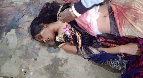 दो गज जमीन के लिए दिनदहाडे भरी पंचायत में युवती की चाकू घोंप कर हुई हत्या