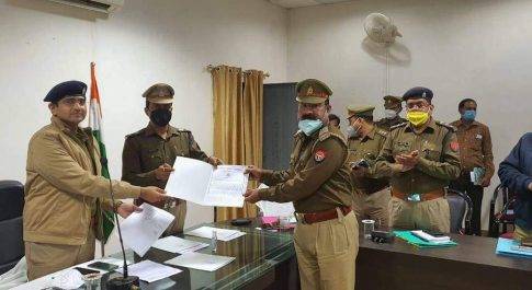 शाहजहांपुर उत्कृष्ट कार्यों के लिए किए गए सम्मानित थानाध्यक्ष खुटार जयशंकर सिंह