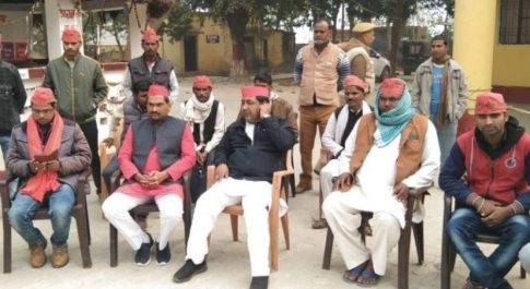 किसान विरोधी बिल के खिलाफ सपाइयों को धरना प्रदर्शन करने को रोकने के लिए पूर्व ब्लाक प्रमुख को किया नजरबंद