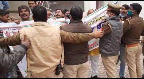 पुलिस के बल पर तानाशाही शासन करके किसानों की आवाज नहीं दबा सकती भाजपा सरकार : कांग्रेस