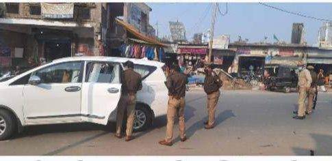 महाराजगंज। एसपी प्रदीप गुप्ता के सक्रियता के कारण महाराजगंज कोतवाली से खुला जाम, जाम खुलने के बाद महाराजगंज पहुंचे DIG राजेश डी.मोदक