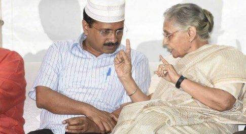 दिल्ली में ऐतिहासिक जीत दर्ज करने वाले केजरीवाल करना चाहते गठबंधन, कांग्रेस ने किया मना 