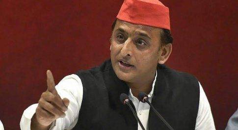 वंदे भारत एक्सप्रेस में आई गड़बड़ी के बाद अखिलेश ने कहा-यही है देश का विकास 