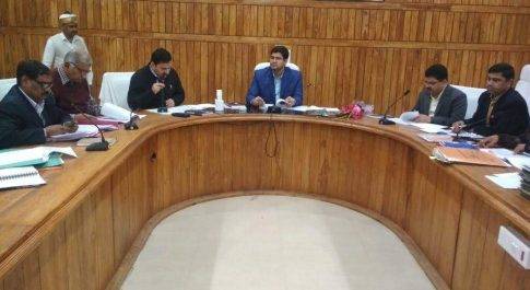 अद्यतन प्रगति सूचना तथा पूरी तैयारी के साथ बैठक में आएं अधिकारी: शम्भु कुमार