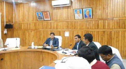 प्रधानमंत्री किसान सम्मान निधि योजना के डाटा का सत्यापन करायें: जिलाधिकारी