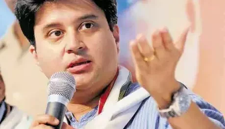 सिंधिया ने कहा -कांग्रेस अपने दम पर 80 सीटों पर लादगी चुनाव,सपा-बसपा के रास्ते अलग हो सकते हैं लेकिन लक्ष्य एक है