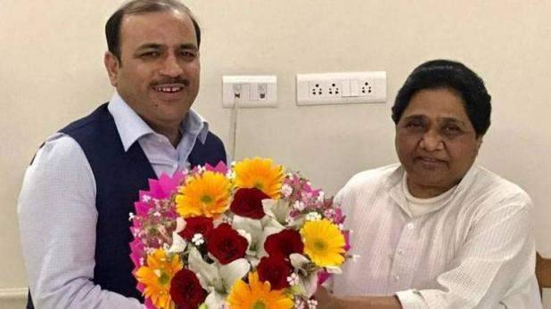बसपा को मिला नया मुस्लिम चेहरा, JDS छोड़ BSP में शामिल हुए दानिश अली 