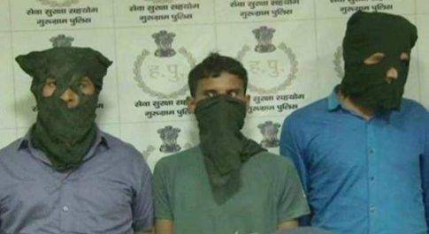 3 शातिर बदमाशों को पुलिस ने किया गिरफ्तार, कर चुके है अमेजन कंपनी के लाखों के सामान चोरी 