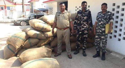 बहराइच में पकड़ा गया 36 बोरा अवैध तम्बाकू, अभियुक्तगण मौके से फरार 