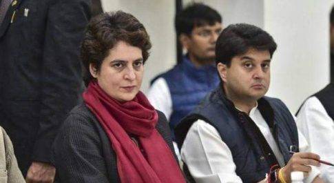 यूपी में मजबूत हो रही है कांग्रेस, SP-BSP के 4 पूर्व विधायक हुए शामिल 
