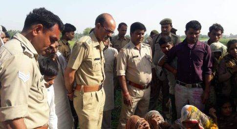खेत में खून से लथपथ मिला शव, मचा हड़कंप