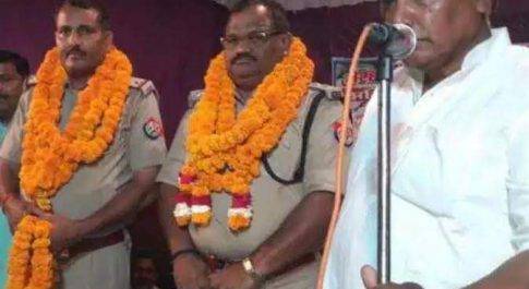 बेहतर कानून व्यवस्था बनाये रखने तथा होली पर्व को शांतिपूर्ण तरीके से संपन्न कराने पर पुलिस अधिकारी किये गए सम्मानित