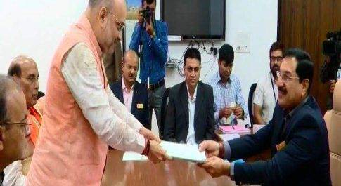  गुजरात के गांधीनगर सीट से अमित शाह ने किया नामांकन दाखिल,दिग्गजों की दिखी भीड़ 
