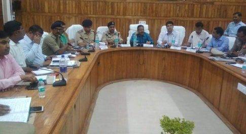 मण्डलायुक्त व डीआईजी ने की निर्वाचन तैयारियों की समीक्षा 