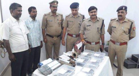 अवैध शस्त्र फैक्ट्री का भण्डाफोड़, भारी संख्या में तमंचा व शस्त्र बनाने के उपकरण बरामद, दो गिरफ्तार