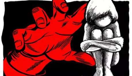 आठ साल की बच्ची के साथ दुष्कर्म कर बदहवास छोड़ फरार हुआ युवक, मामला दर्ज 