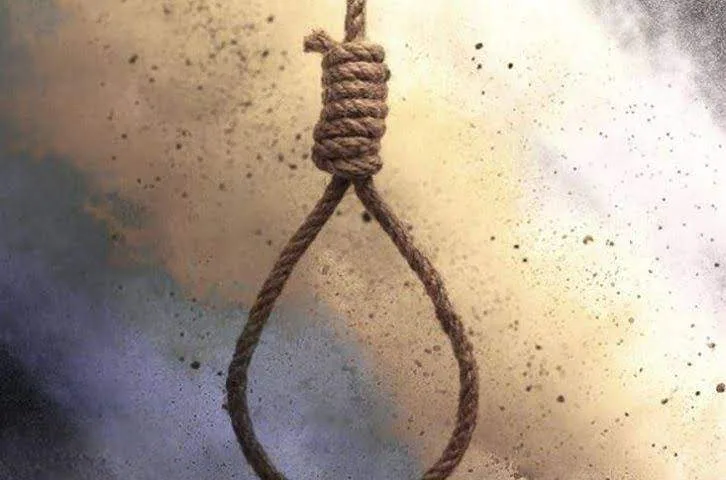 बहराइच के मरीमाता मंदिर परिसर में पेड़ से लटका मिला युवक का शव, परिजनों ने लगाये पुलिस पर गंभीर आरोप