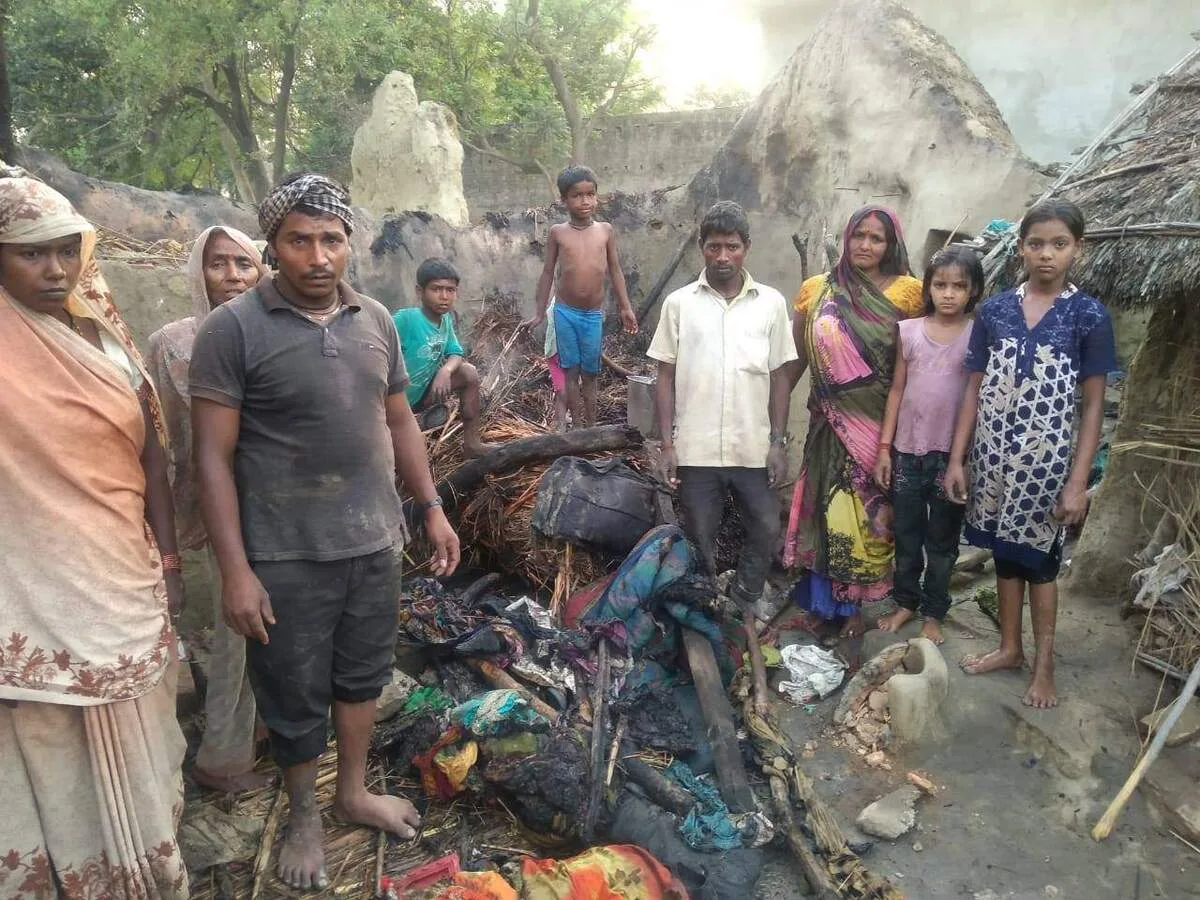 अज्ञात कारणों से लगी आग, दो घर जलकर राख