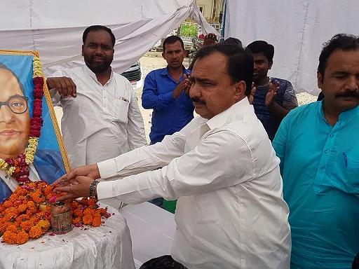 हर्सौल्लास के साथ मनाई गई बाबा साहब भीमराव अम्बेडकर जयंती,सपा कार्यालय पर आयोजित हुआ कार्यक्रम