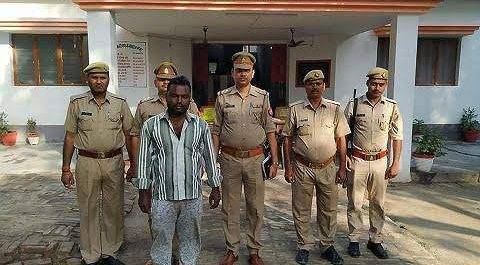 बहराइच में पकड़ा गया फर्जी मार्कशीट व आई-डी के आधार पर वोटर कार्ड बनाने वाला व्यक्ति 