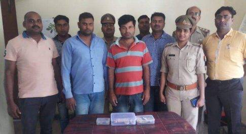 एटीएम कार्ड बदलकर ठगी करने वालो को पुलिस ने किया गिरफ्तार,पांच एटीएम कार्ड समेत सोने की अंगूठी हुई बरामद