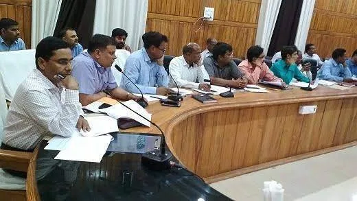 बलहा व नानपारा के ज़ोनल व सेक्टर मजिस्ट्रेटों ने किया क्षेत्र भ्रमण 
