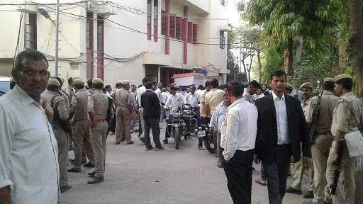 बगैर हत्या हुए ही हत्या की धारा में भेजा जेल, कोर्ट ने की थानाध्यक्ष पर कार्यवाही
