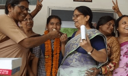 नेहा चौहान और स्वाती सिंह ने किया जिले का नाम रोशन,जिलाधिकारी ने सफल छात्र-छात्राओं को दी बधाई 