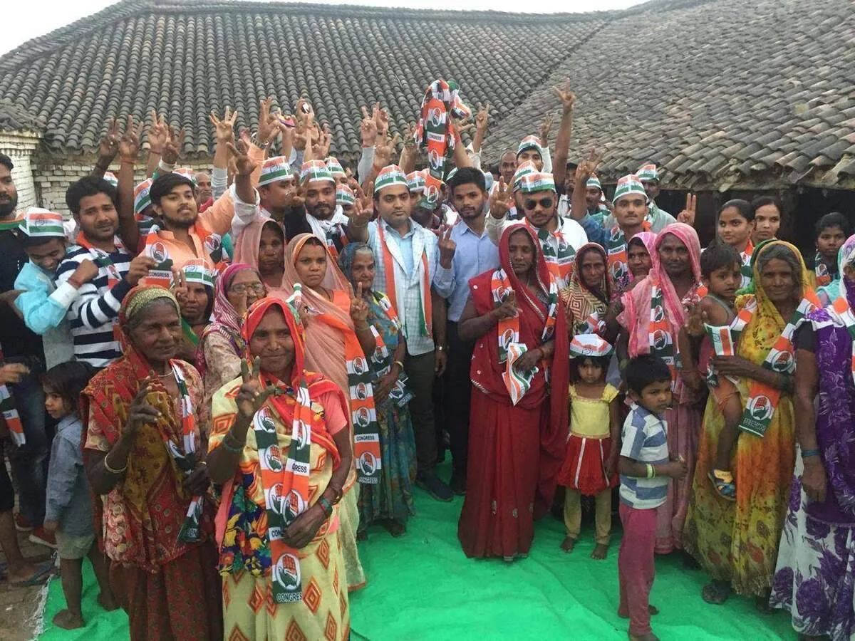 कांग्रेस मय हुआ प्रदेश का ये गाँव, अजीबो-गरीब बदलाव से चुनावी सियासत तेज