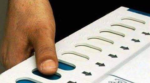 खीरी में 977 बूथों पर मतदान कराने पोलिंग पार्टियां रवाना