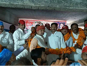 शब्बीर बाल्मीकि के प्रचार अभियान को गति देने के लिए सपा नेता अब्दुल मन्नान ने महसी में लगाई चुनावी चौपाल