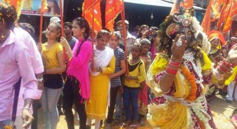 बडी धूमधाम से निकाली गई बाला जी महाराज की शोभा यात्रा