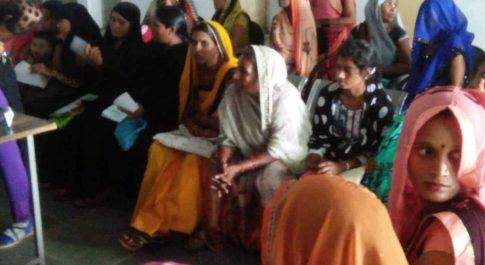 कैंप के माध्यम से गर्भवती महिलाओं की जांच की गयीःप्रभारी चिकित्साधिकारी