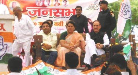जाति धर्म के नाम पर बांटने वाली को नहीं विकास के नाम पर वोट करेःगुलाम नवी आजाद