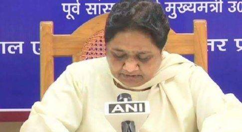 मायावती ने कहा -मोदी सरकार की नैया डूब रही है, आरएसएस ने भी छोड़ दिया साथ 