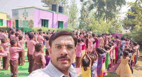 प्राथमिक व उच्च प्राथमिक विद्यालयो में आयोजित किया गया समर कैम्प, यादवपुर में कराया गया बच्चों को योगाभ्यास 